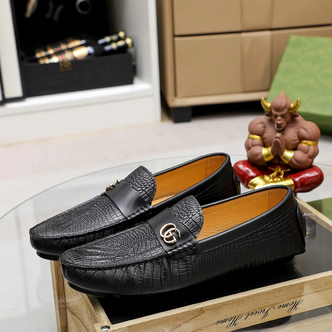 Men's shoes💰360💰🕷🕷️【 GUCCI 】Gucci's best-selling trendy men's casual slip-on shoes 🇨🇳Official website original 1:1 mold 💯Original quality, fine workmanship ☘Fashionable and versatile, perfect shape, comfortable on the feet 🍓Trendy men's recommended model, imported cowhide on the top layer 🎋High-quality pigskin lining, rubber wear-resistant and non-slip outsole, high-end atmosphere, worth owning 🍉Optional 38-44